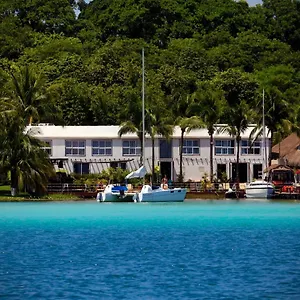 https://the-yak-lake-house-hostal.quintano-roohotels.com